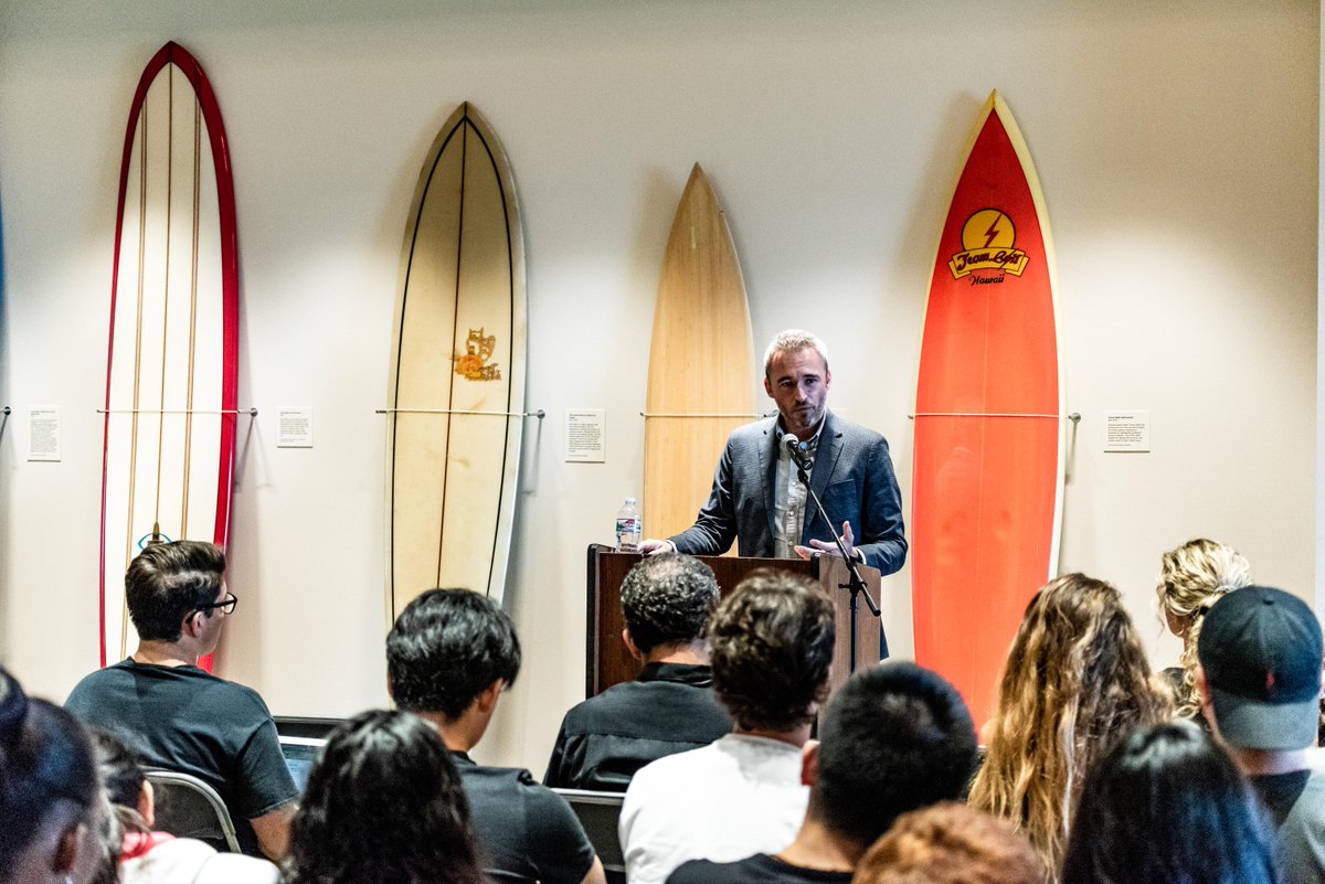 PeppAlum's tweet photo. One hour until we hear from some of our favorite faculty members in Payson Library! Haven't seen the Surfboard Room yet? You'll definitely want to check out this event hosted in one Payson's most unique spaces. #WavesWeekend https://t.co/dvA3Si96kL