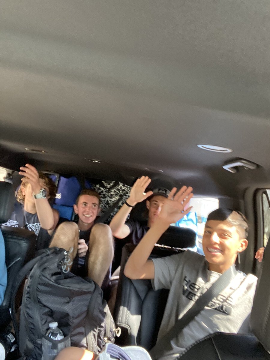 hcs_xc's tweet photo. On our way to Clovis. Took a bit to get outta town w/the fires. Praying for all the affected communities #Clovisinvitational #hcs1famiky https://t.co/3akXraix6s