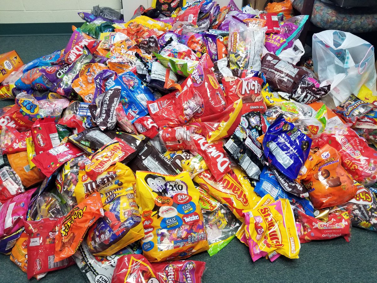 hgeheroes's tweet photo. Wow!!! Thank you so much for all the candy donations! We look forward to seeing everyone at our Trunk or Treat event on October 25th from 5:30-7:30 pm. https://t.co/BLdZHMiijn