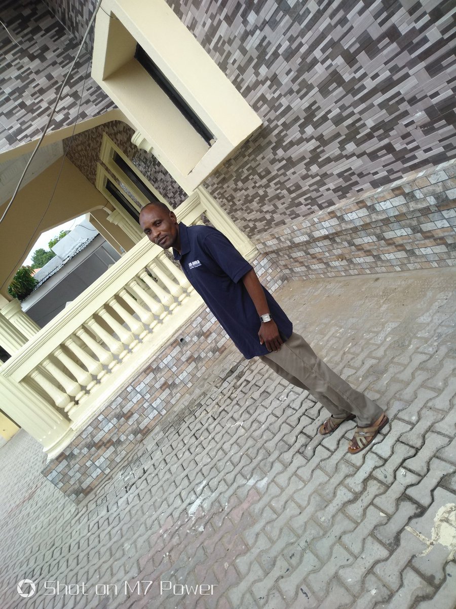 TujjaSarki's tweet photo. @BbuuZee @QueenOfArewa https://t.co/b0EPcczjVo