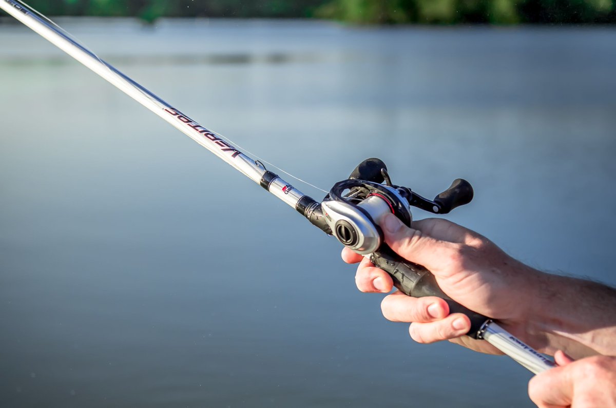 Abu_Garcia's tweet photo. Perfect for the fall crankbait bite, the Revo Winch is designed with a low 5.4:1 gear ratio for added cranking power. #AbuGarcia #AbuGarciaForLife #RevoWinch https://t.co/l1oce9ibYP