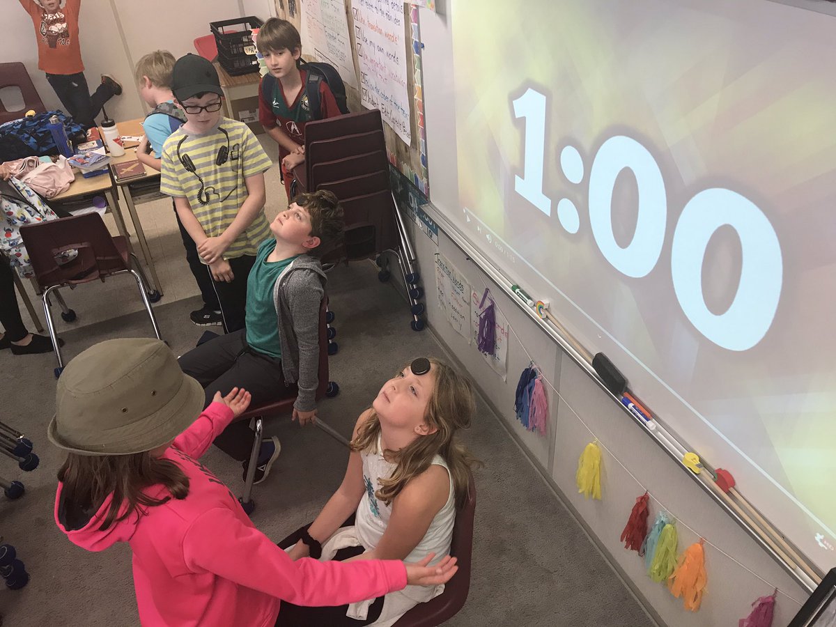 jenmurray04's tweet image. Minute to win it Friday!!!!!! #cookiechallenge