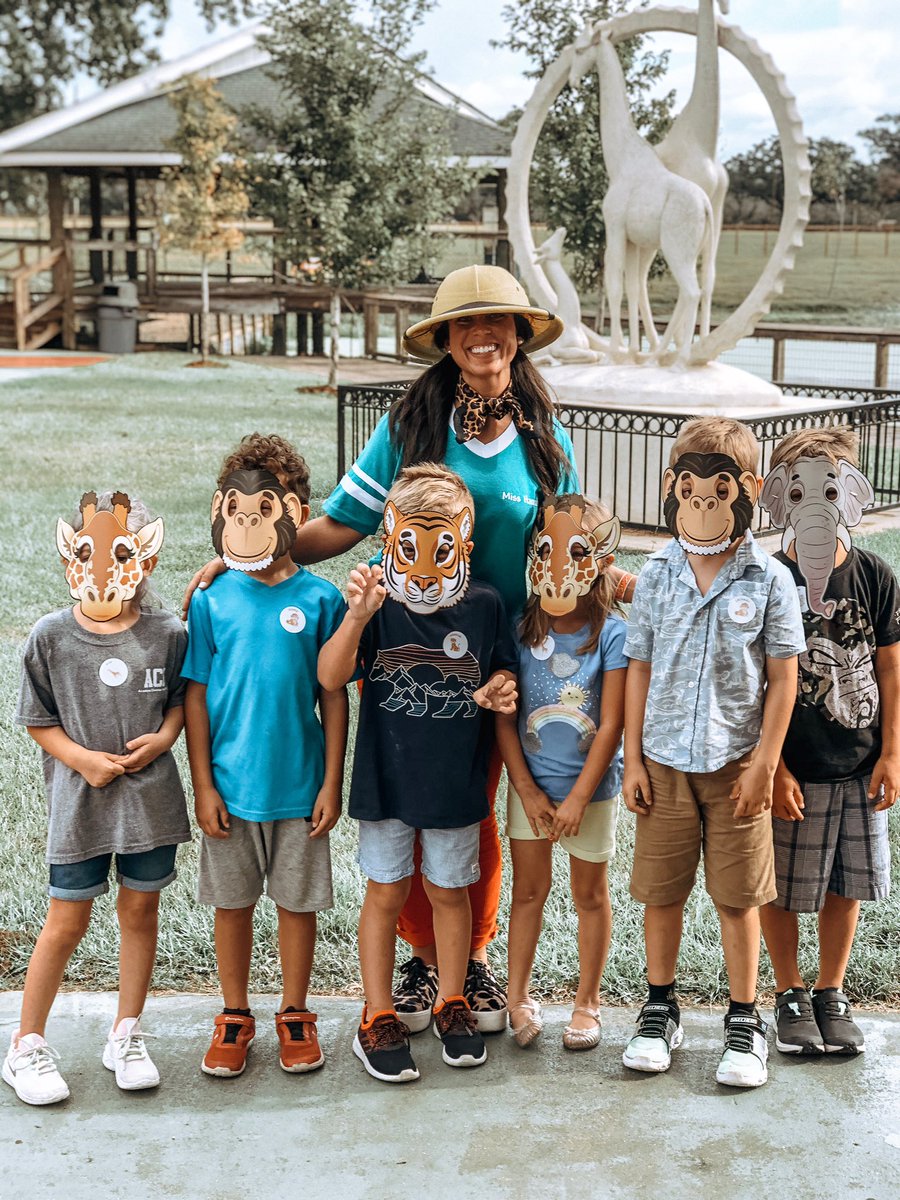 hcmenard's tweet photo. Hey, wild thing🦒🦙🐂🦓 https://t.co/Ybu0ut7ZgI
