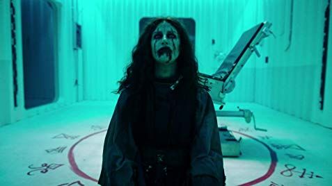 Monaper29's tweet photo. I wonder what other things Violet will reveal in her dreams? Check it out tonight! #foreshadowing #vanhelsing #VHS4 #loveless @iamkellyoverton @RukiyaBernard @NicoleMunoz94 @J_L_Walker @vanhelsingwrite @pizzahut https://t.co/XOfrGxZAVS