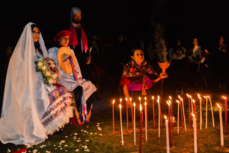 Sectur_Chiapas's tweet photo. Con la representación de una boda al estilo Zinacantán concluyó el Viaje de Familiarización “Chiapas Romántico 2019” que realizaron especialistas en organización de bodas y eventos de Puebla. #AbcChiapas #AbcPuebla #chiapasromatico #famTrip2019 #bodasAbc #EspírituDelMundoMaya https://t.co/DJUfAeGTej