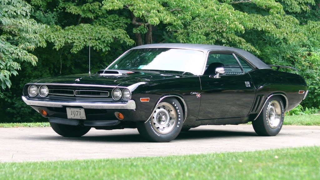 mecum's tweet photo. Time to make another choice 🤔 Which car are you taking in today’s #4OnTheFloor?

▪️Dodge Hemi Challenger R/T
▪️Chevrolet SS 427
▪️Aston Martin Vanquish
▪️1Pontiac GTO

We will announce the winner during tomorrow’s show on @NBCSports!

#MecumVegas #Vegas #Mecum #WhereTheCarsAre https://t.co/ooGsohOfVT