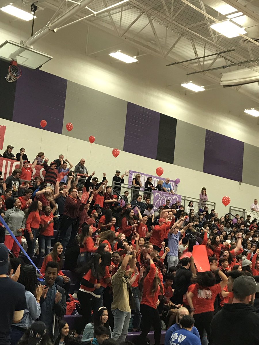 NEMyearbook's tweet photo. It’s a great day to be a Griffin! #griffinsgive2019 https://t.co/lKODJYwi1V