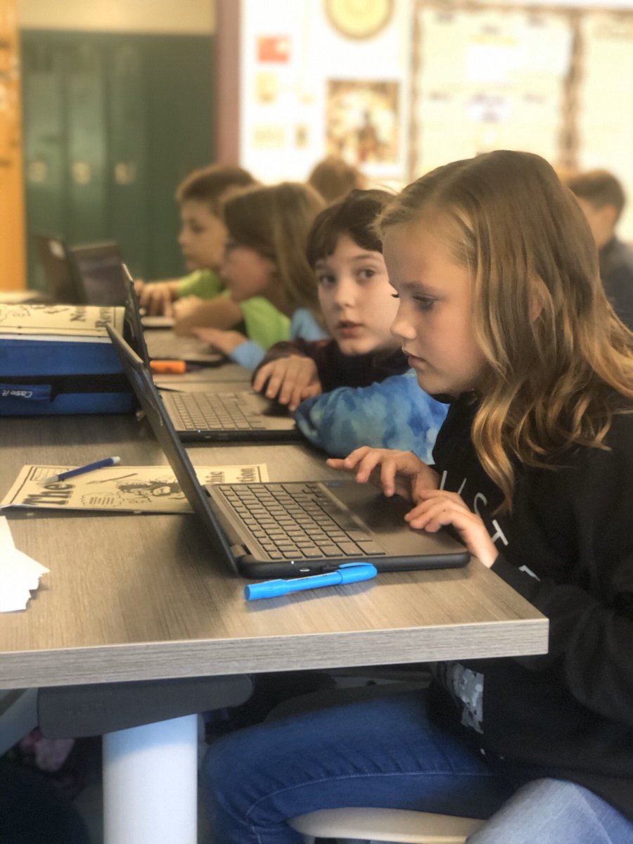 MrsCin603's tweet photo. Gimkit today! As you can see the students were engaged!  #AP_EveryStudentEveryDay #AverillParkCSD #APtransforms https://t.co/agg6NKy09l