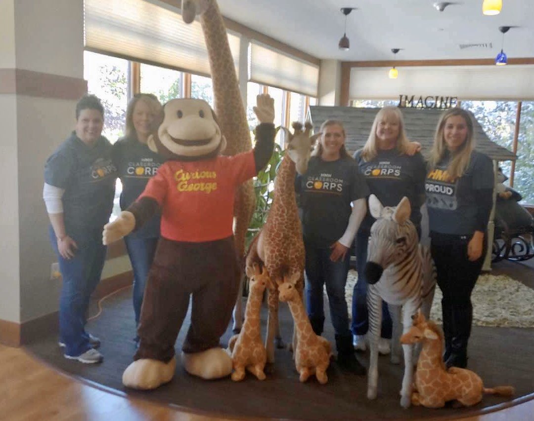 EganAngi's tweet photo. Loved visiting with families and staff at Ronald McDonald house today! Thanks @HMHCo and the Denver team for organizing this event! #hmhproud https://t.co/AveYhfP4lP