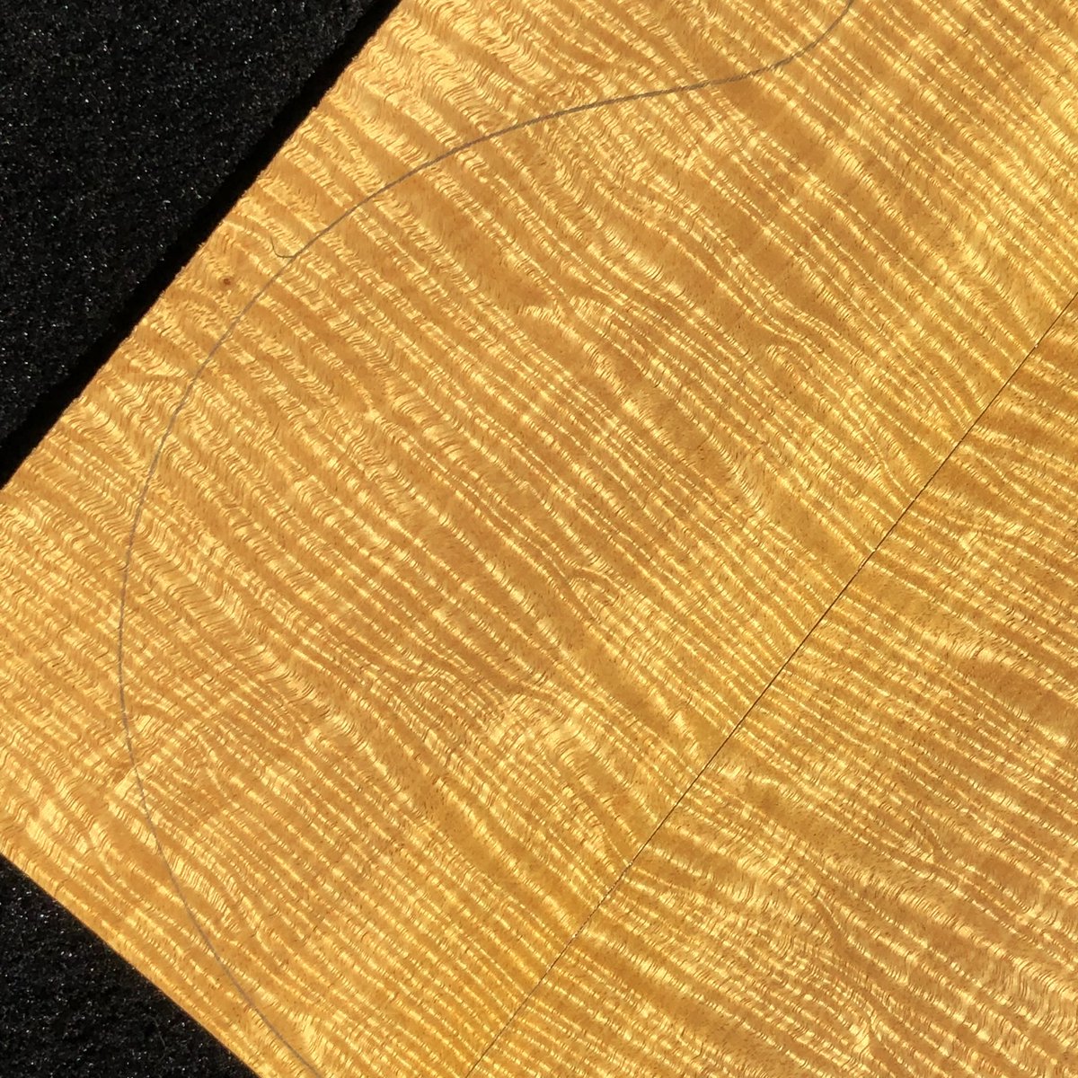 LaRoseGuitars's tweet photo. #2 CURLY MOVINGUI!! Amazing Top!! 21.25” x 14.25” x .26” riddled with curl and solid! Tap tone rings!! Rich and Lustrous! 100$ takes it!! These are stunning 🤯🍁Message me!! #wood #woodworking #movingui #figuredwood #insanefigure #curlymovingui #luthier #acoustic https://t.co/7YCwNO2K3T