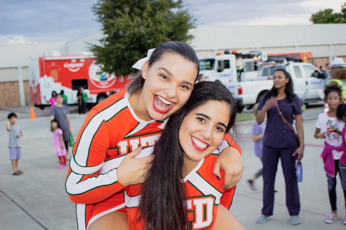 UTDallasSpirit's tweet photo. Our @utdallascheer team and @official_temoc had a blast yesterday performing at the Safety Fair for Albridge Elementary! 🧡
Here’s a few photos of them all having fun. 📸 #UTDSpirit #UTDCheer https://t.co/8GSNAbgxWy