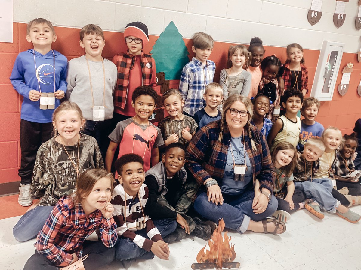 BrittanyKoepke's tweet photo. These happy campers make my job sβmore fun!! π€π #CampLearnAlot #CampingDay #TeamDCS @TweetDCS_DCPS https://t.co/QXK37YVtuH