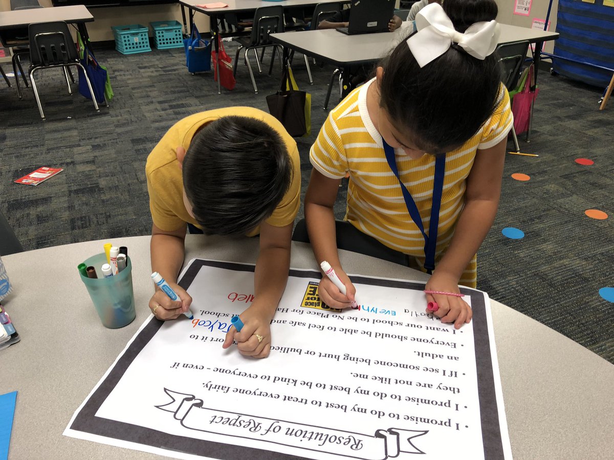 fab_in_fourth's tweet photo. Signing our #ResolutionofRespect today. @HolbrookCFISD #NoPlaceforHate #opportunitystartshere https://t.co/s9uRcp0Ixs