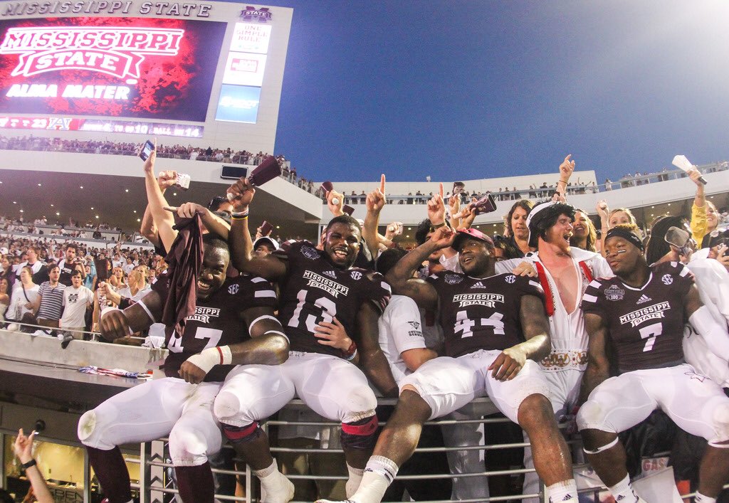 MSUhistory's tweet photo. 5 years ago today- A record crowd of 62,945 saw #3 Mississippi State beat #2 Auburn 38-23 at Davis Wade Stadium.

Josh Robinson: 97yds, 2TD
Dak: 246yds passing, 121yds rushing, 3 total TD https://t.co/yFVKpLPo0i