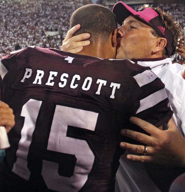 MSUhistory's tweet photo. 5 years ago today- A record crowd of 62,945 saw #3 Mississippi State beat #2 Auburn 38-23 at Davis Wade Stadium.

Josh Robinson: 97yds, 2TD
Dak: 246yds passing, 121yds rushing, 3 total TD https://t.co/yFVKpLPo0i