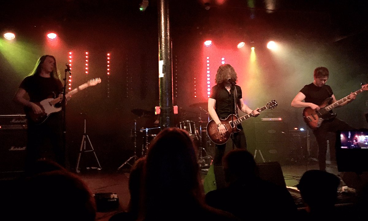 PeterCarroll10's tweet photo. Love to see a band progress and tonight @AnchorLane smashed it at the G2! Best Iโve seen them, and new songs sound like a big step forward. New album called Casino out in January and my pre-order is in! #SupportNewMusic #BuyDirectFromTheBands #GoToTheGigs https://t.co/W9qXs4pUXb