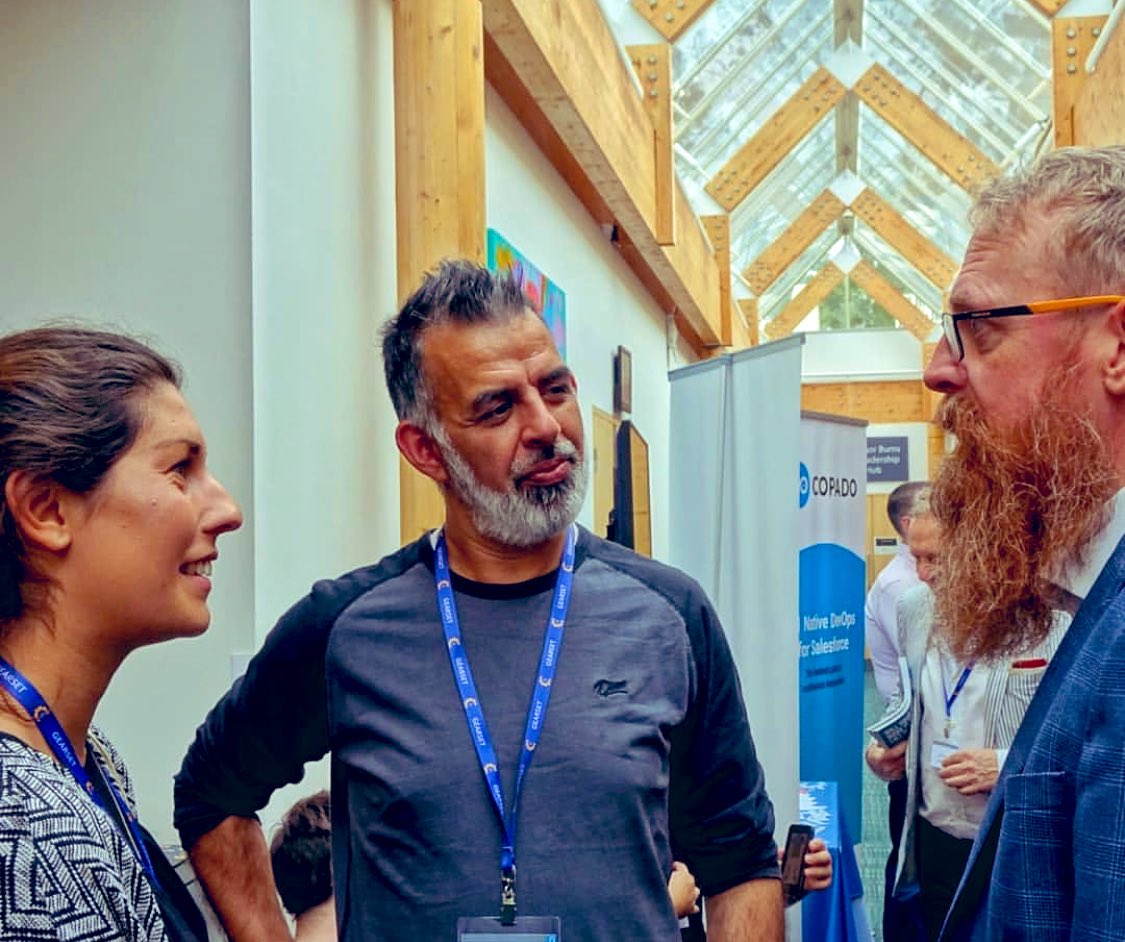 BashDin's tweet photo. 2/2 #FlashbackFriday to @inspire_east again 

Looks like I am suffering from beard 🧔 envy of @SFDC_Beard Barry’s beard  😂😂😂

Lovely seeing you again Barry. 

#Salesforce #Ohana #InspireEast19 #BeardForce https://t.co/I5tFGEv6Fn