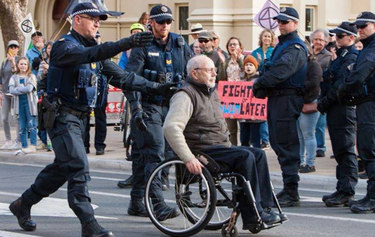 lukebuckmaster's tweet image. Tasmanian #ExtinctionRebellion folk making some noise. Nine arrests yesterday. How incredibly dangerous do these felons look?! #SpringRebellion