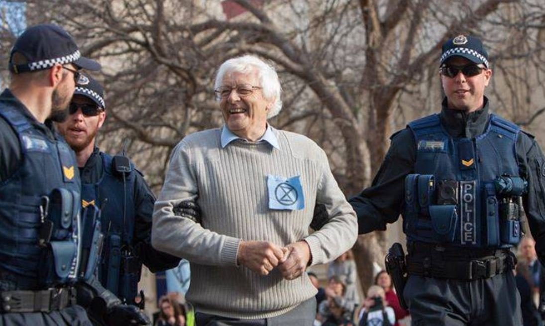 lukebuckmaster's tweet image. Tasmanian #ExtinctionRebellion folk making some noise. Nine arrests yesterday. How incredibly dangerous do these felons look?! #SpringRebellion