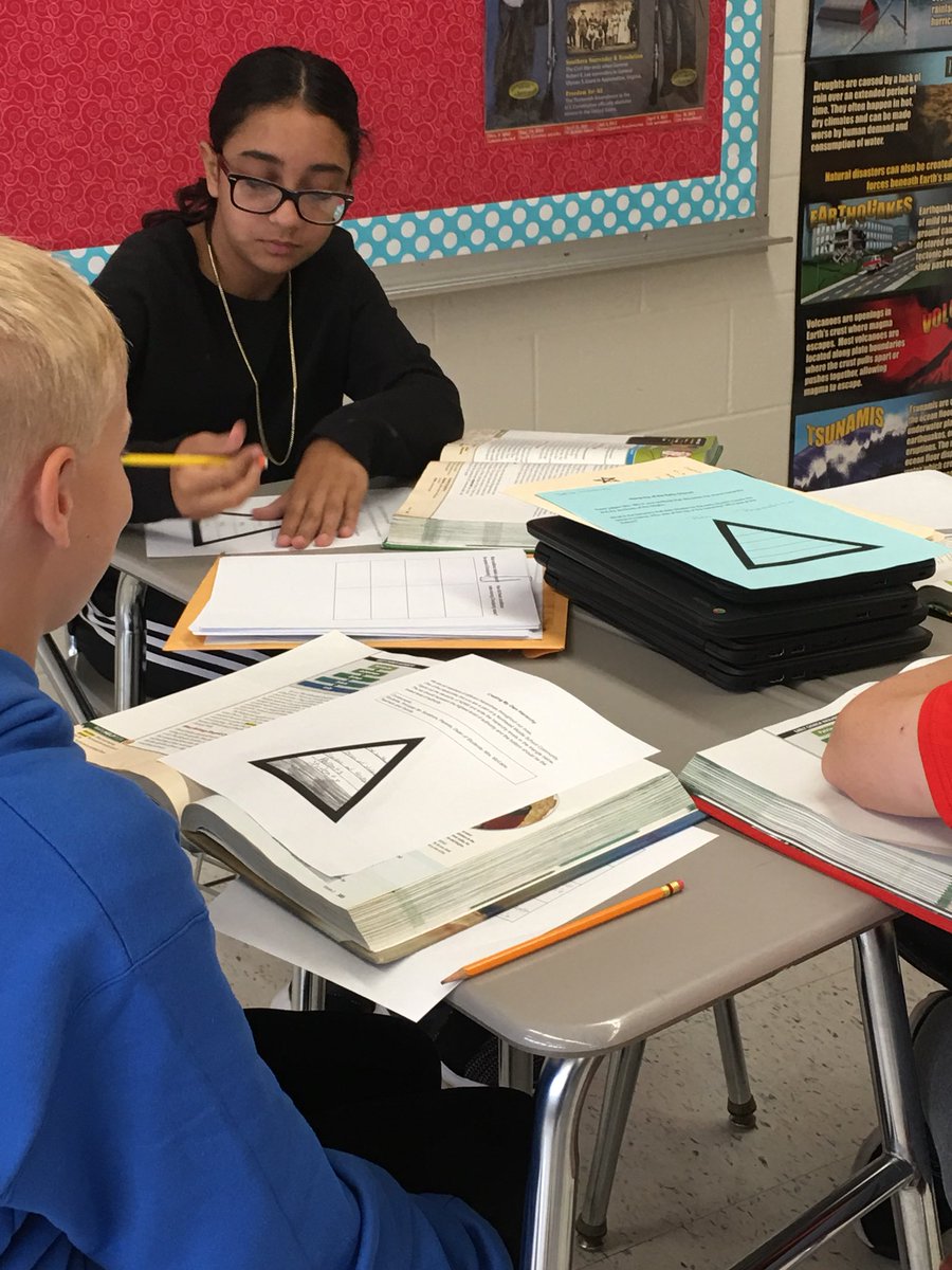 ms_devito_baims's tweet photo. Seventh graders doing an AMAZING job with stations about Christianity and Islam! So proud!! #socialstudies #northeast #owningtheirlearning https://t.co/kTj29q2r0f