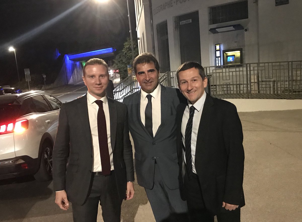 JulienSMATI's tweet photo. Merci à @ChJacob77 de finir sa campagne à #Rillieux avec @AlexVincendet en rencontrant les militants #LR69 . Une rencontre aussi riche que cette personnalité d’ouverture et de convictions que mérite notre parti #LesRépublicains. Plein soutien à @ChJacob77 https://t.co/u7R5QFk7mx