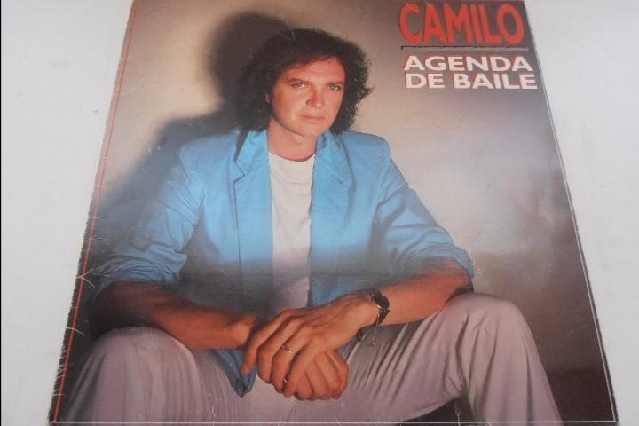 CamiloSesto_U's tweet photo. Portada de Álbum #AgendaDeBaile de #CamiloSesto.
Fue lanzado al mercado en Agosto de 1986 y destacan las canciones #MeLoEstásPoniendoDificil y #QuererteATi.
#Años80s #CamiloSestoFans #BaladaRomántica #Arte #Cantautor #MúsicaPreferida #CamiloSestoUniversal. https://t.co/4t1LeoCsHD