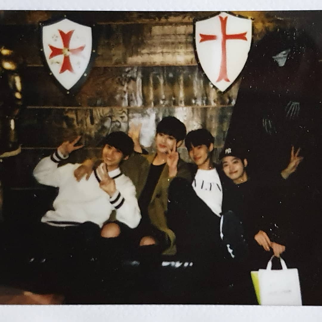 ShaNepophile's tweet photo. Its so satisfying to see these boys spending quality time together. Be happy and stay healthy #Jinhyuk #Seejin #Byungchan #Minkyu https://t.co/7RQu80ax7g