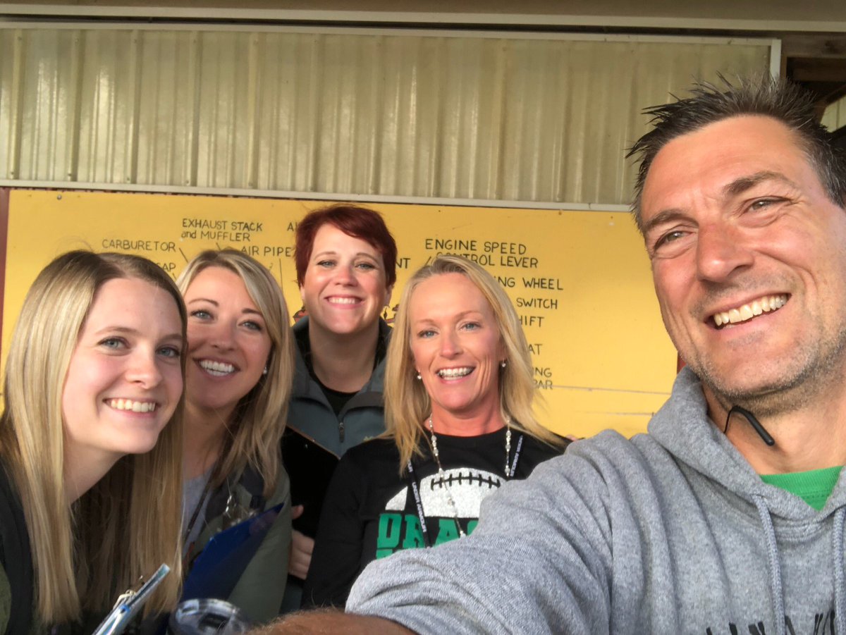 laurenemiller95's tweet photo. Stadium Drive kindergarten loves Upland Hills farm! Our kids loved learning about all the animals & work that goes on at the farmβ€οΈππ @uplandhillsfarm #CutestPumpkinsInThePatch https://t.co/E2SZ4K64oh