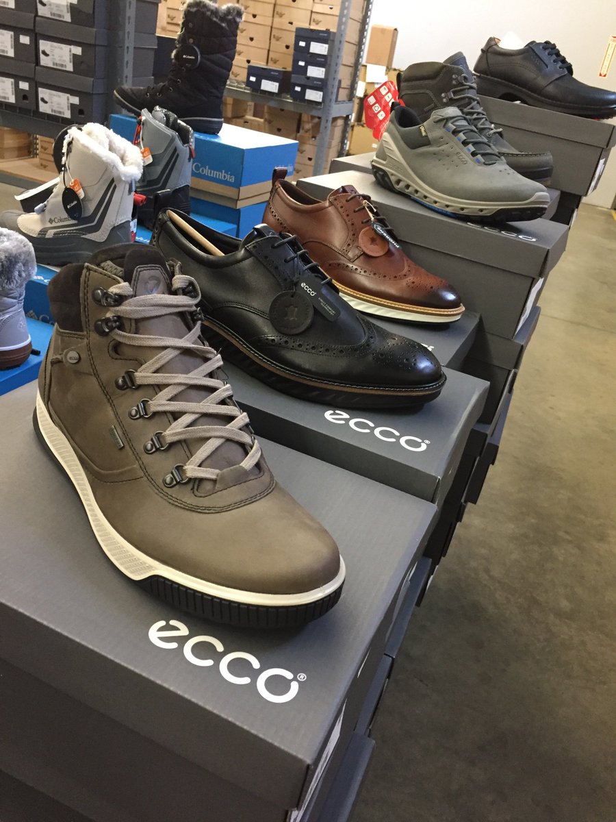 TradehomeShoes's tweet photo. Clogs and hikers and boots! OH MY! Follow the yellow brick road into your nearest Tradehome for new fall and winter styles! #shoes #boots #clogs #dansko #alegria #ecco #columbia #halflinger https://t.co/zou1FXLA5w