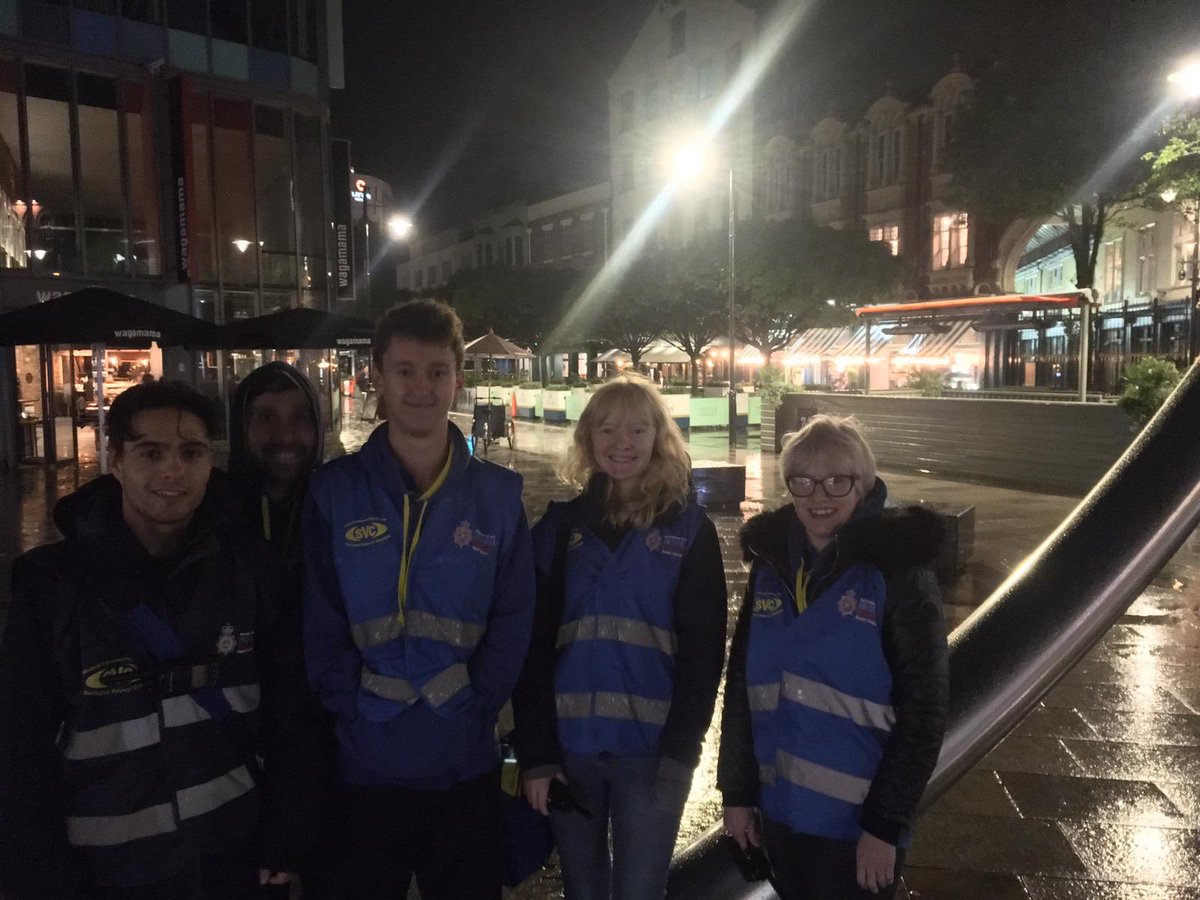 MikeUniSIO's tweet photo. Wet out tonight isn’t it ☔️ .... & yet 5 of our @SWPVolunteers are working all night with @SWPCardiff proactively patrolling the city!
They have First Aid kits, water & mobile 🔋 power packs making sure everyone gets home safe on the #SafetyBus & #StreetScheme @commissionersw https://t.co/1hD16gLeND
