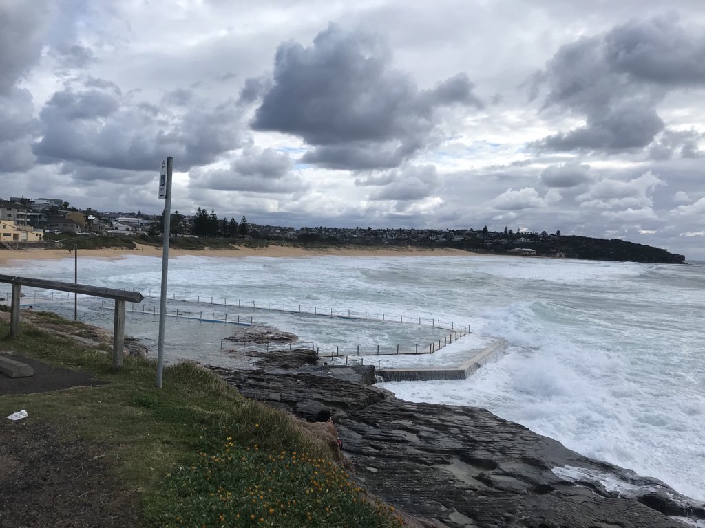msjuju8's tweet photo. High tide, cool and blustery. #beachtweet https://t.co/9QC1X09Gor