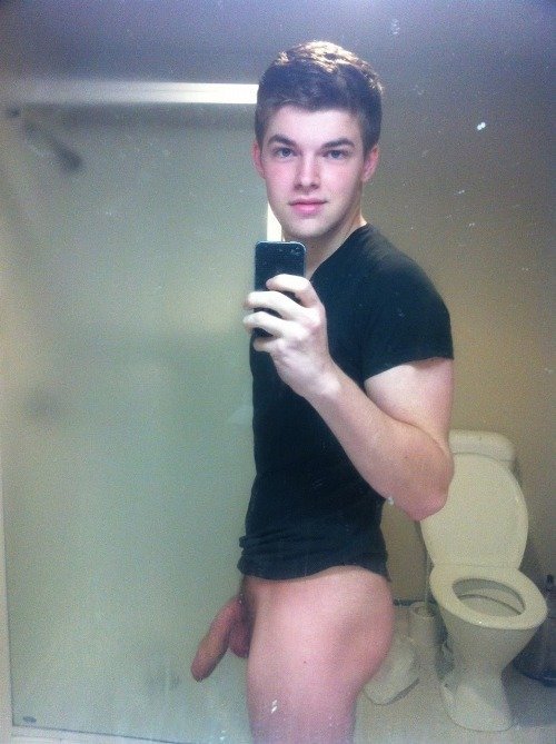 horny_rr's tweet photo. Este niño trae la verga de su papá 😱 https://t.co/Evl0gXjxt4
