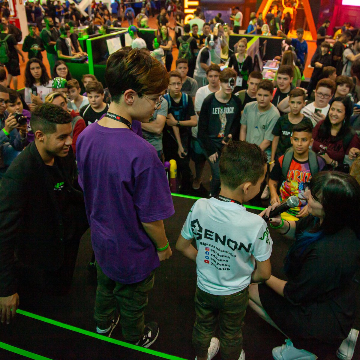 RazerBrazil's tweet photo. A #RazerNaBGS não para! Corra para o nosso stand e participe dos eventos no palco valendo brindes, Meet & Greet e jogue à vontade na área de freeplay, equipada com nossos periféricos mais recentes. #BGS2019 https://t.co/I4nAyRJy86