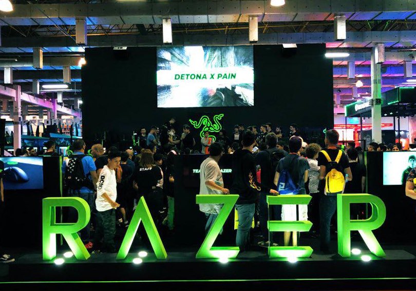 DETONAgOficial's tweet photo. Tá rolando quiz DETONA x @paiNGamingBR aqui no stand da @RazerBrazil !
CORRE que tem muita coisa boa pra rolar ainda! #RazerNaBGS #DETONAnaBGS https://t.co/hX1JRdeVcA