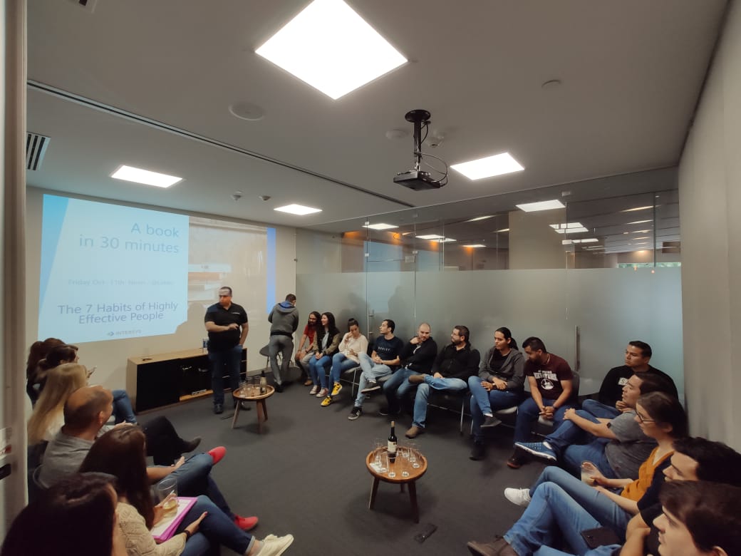 IntersysM's tweet photo. Happy Friday! Today we had our first session of: "A  book in 30 minutes". It was an Awesome opportunity to share amazing knowledge. Thanks Edmundo Sepulveda!! #Welovewhatwedo #Awesometeam https://t.co/Dg9e84Aw3U