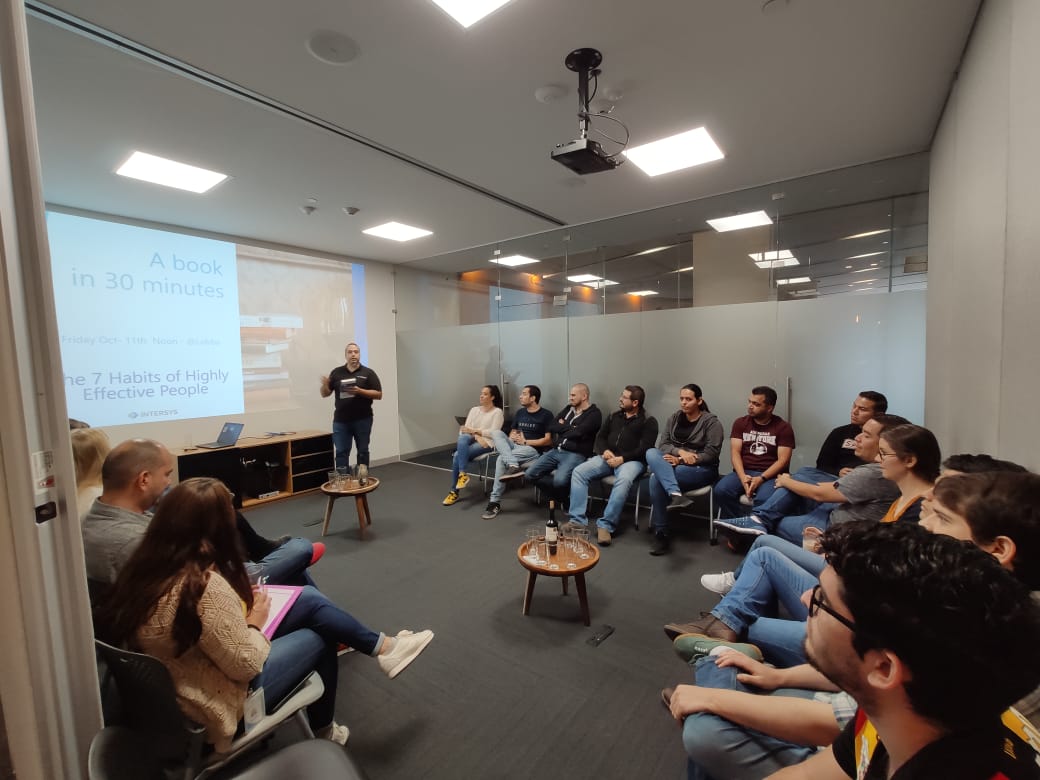 IntersysM's tweet photo. Happy Friday! Today we had our first session of: "A  book in 30 minutes". It was an Awesome opportunity to share amazing knowledge. Thanks Edmundo Sepulveda!! #Welovewhatwedo #Awesometeam https://t.co/Dg9e84Aw3U