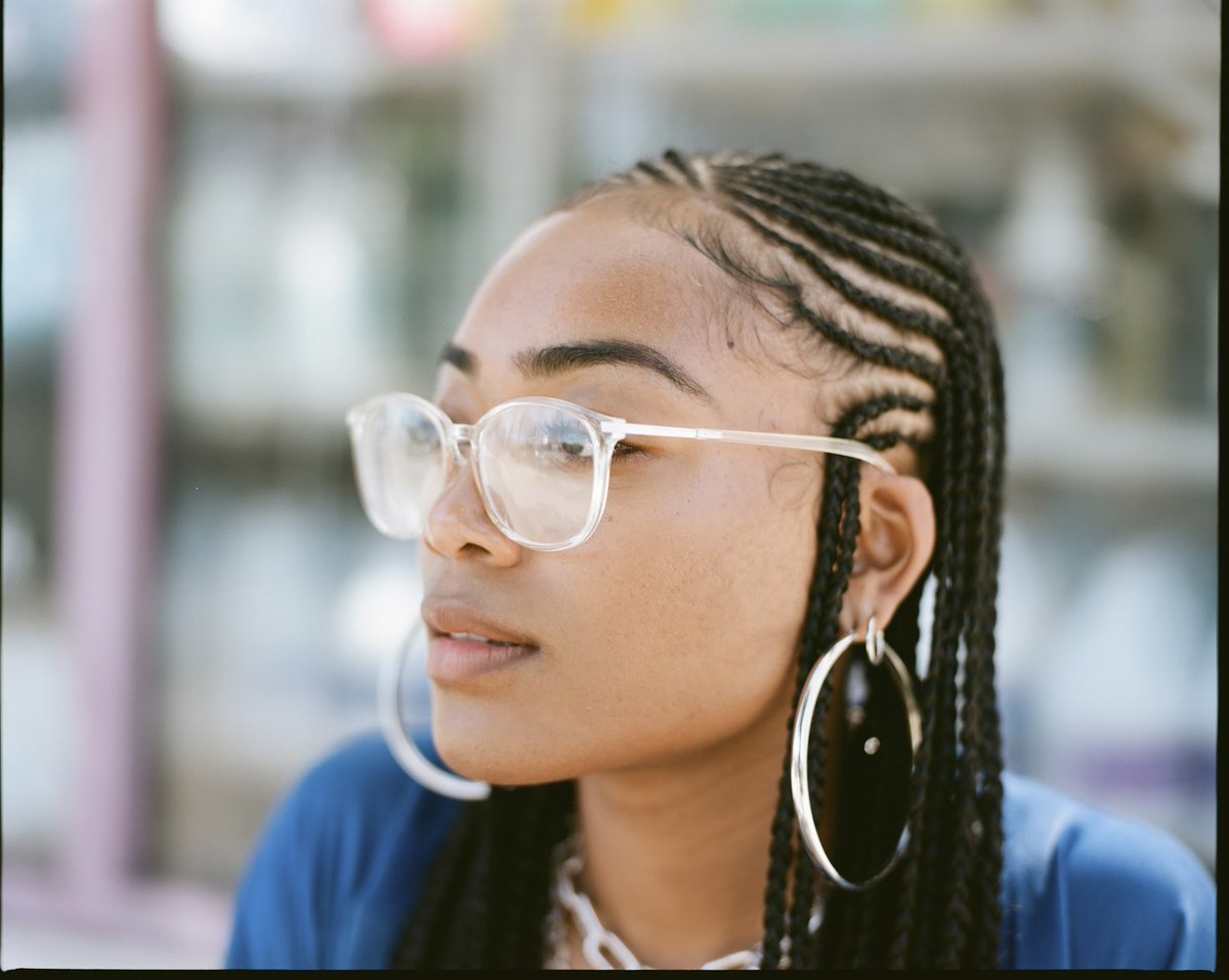 whoisumi's tweet photo. Thank you for all the LUV on “Love Affair” 💙 in case you didn’t pick up on it, my visual EP will be dropped EPISODICALLY over the course of October. 4 weeks, 4 songs, 4 episodes 🦋 444 🦋 Next song drops on Wednesday~✨ https://t.co/BftQetcGb0