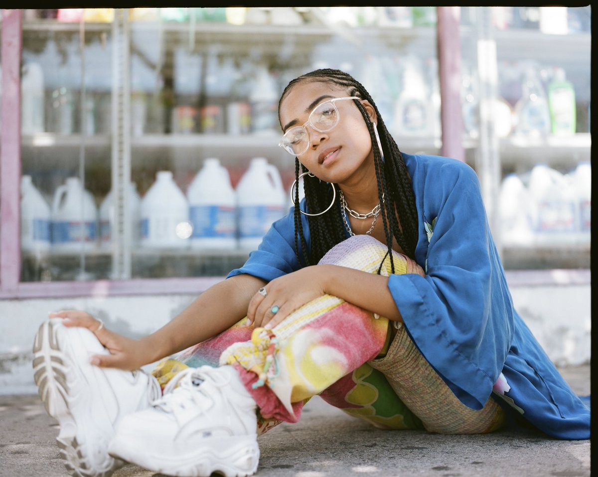 whoisumi's tweet photo. Thank you for all the LUV on “Love Affair” 💙 in case you didn’t pick up on it, my visual EP will be dropped EPISODICALLY over the course of October. 4 weeks, 4 songs, 4 episodes 🦋 444 🦋 Next song drops on Wednesday~✨ https://t.co/BftQetcGb0