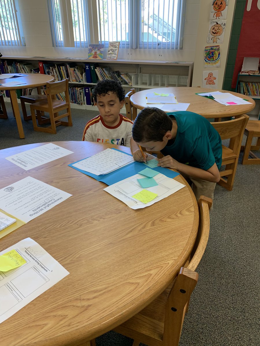 Mrs_Hansen3rd's tweet photo. The students did great with our Personal Narrative Celebration! They were reading each other’s stories and leaving positive comments. @sunrayexplorers #sunraysoars https://t.co/m79qPmSrPo