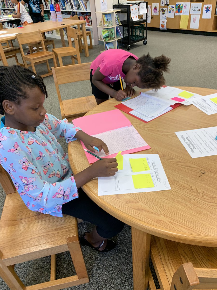 Mrs_Hansen3rd's tweet photo. The students did great with our Personal Narrative Celebration! They were reading each other’s stories and leaving positive comments. @sunrayexplorers #sunraysoars https://t.co/m79qPmSrPo