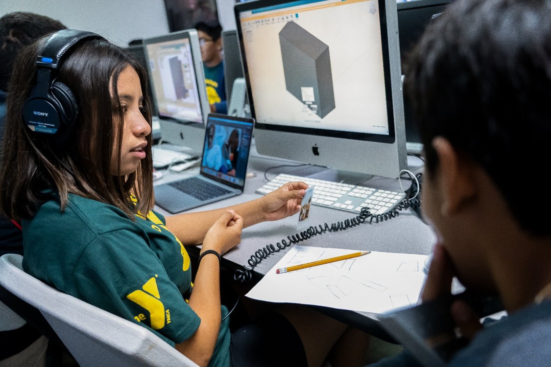 LongBeachCity's tweet photo. Digital Inclusion in Action: Long Beach youth developing digital storytelling through π₯ film-making, 3-D printing, and product design at the βοΈ Summer YMCA Youth Institute offered by City partner @CDYMCALB. #Digitalequityis #DIW2019 #LBdigitalinclusion #DigitalInclusion https://t.co/h1CvOgHxFA