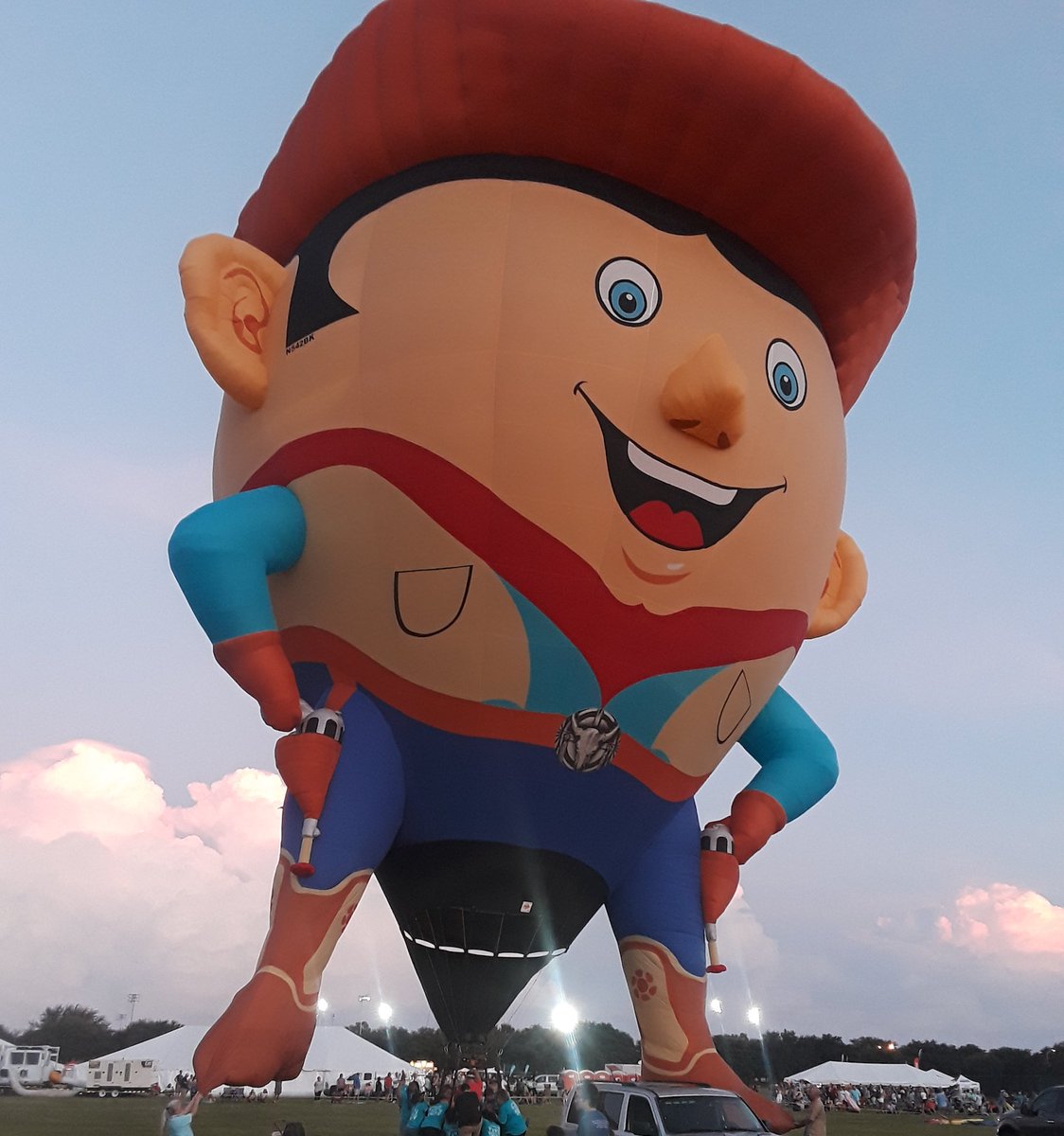 Check out another one of the awesome Special Shape balloons making an appearance at Owl-O-Ween this year!  Get your tickets today! #Halloween #festival #FamilyFun #costume #party