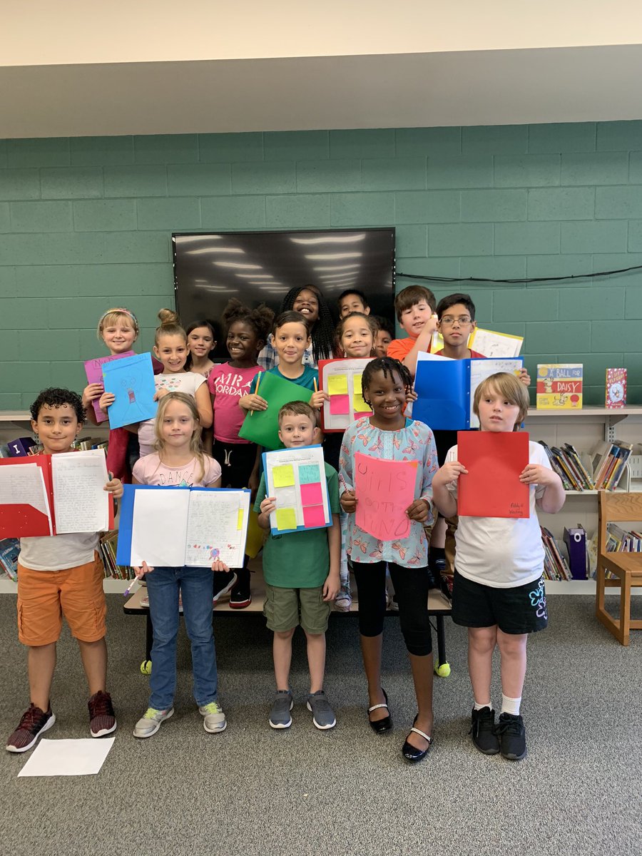 Mrs_Hansen3rd's tweet photo. The students did great with our Personal Narrative Celebration! We even had some brave students read aloud! @sunrayexplorers #sunraysoars https://t.co/hKskhgb6L4