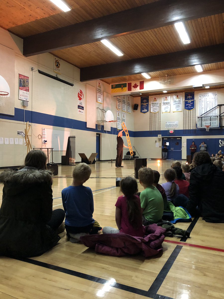Thank you to <a href="/SHS_Shadows/">Shaunavon Shadows</a>, the Shaunavon Arts Council, and <a href="/OSACsask/">Organization of Saskatchewan Arts Councils</a> for having <a href="/GregKennedy_IJ/">Greg Kennedy</a> in the community today. The kids had a great time!
@ChinookSD