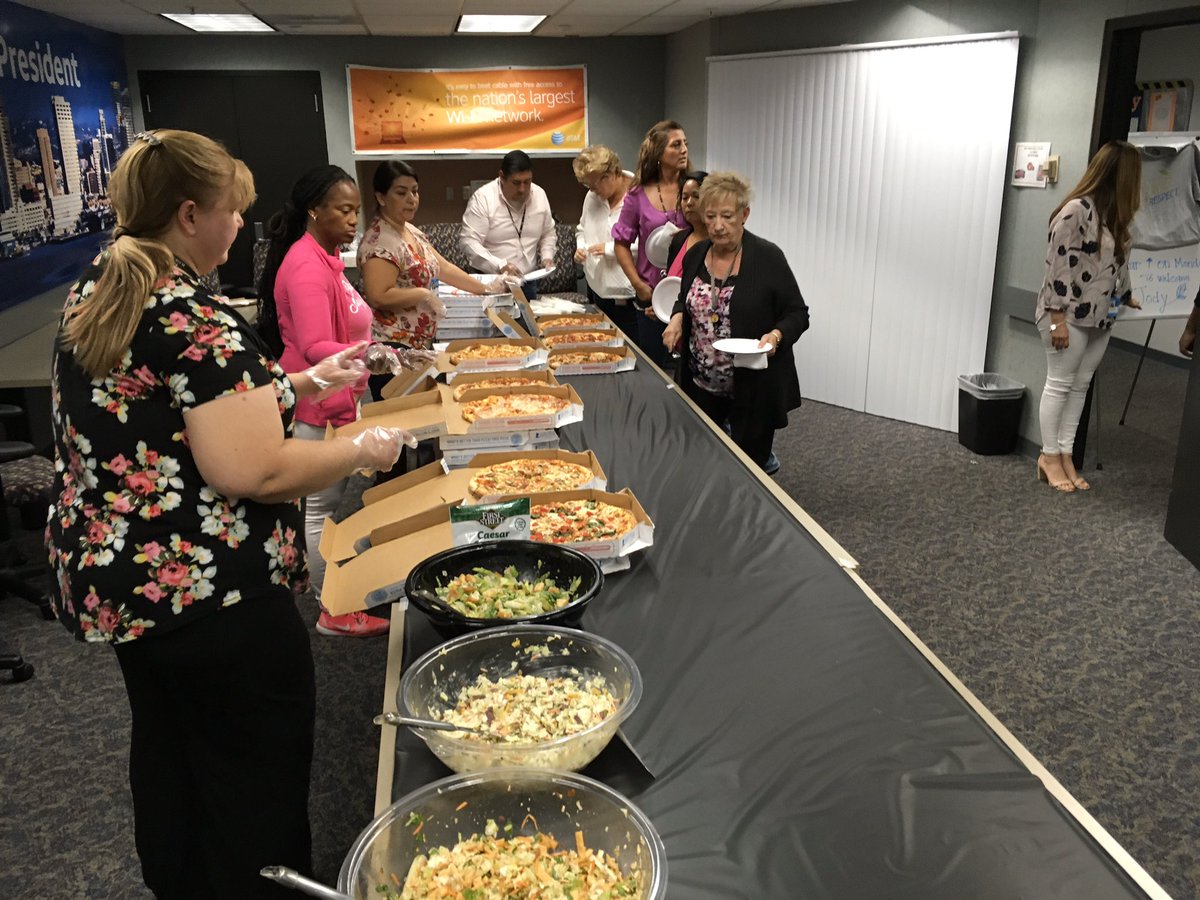 #BeProudCSW2019 #GarciaBeProud #OOPBeProud #SanDiegoBeProud CSW D5! Pink + Pizza in San Diego OOP