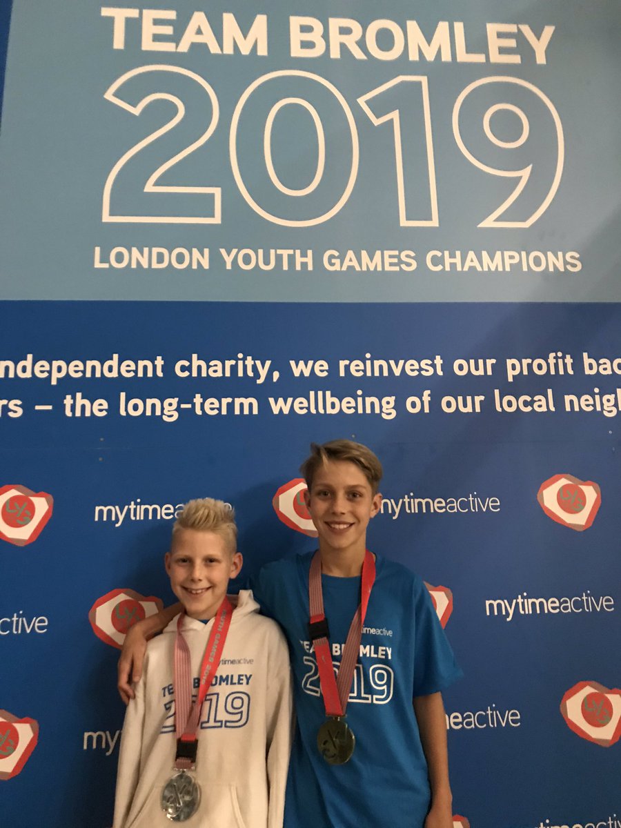 My boys proudly wearing gold medals🥇🥇at tonight’s <a href="/TeamBromleyLYG/">Team Bromley</a> celebration event after winning the <a href="/LdnYouthGames/">London Youth Games</a> 2019
