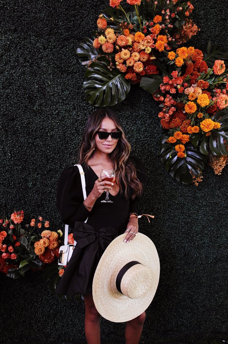 new posts are up on the blog! Starting with this one: sincerelyjules.com/veuve-clicquot…