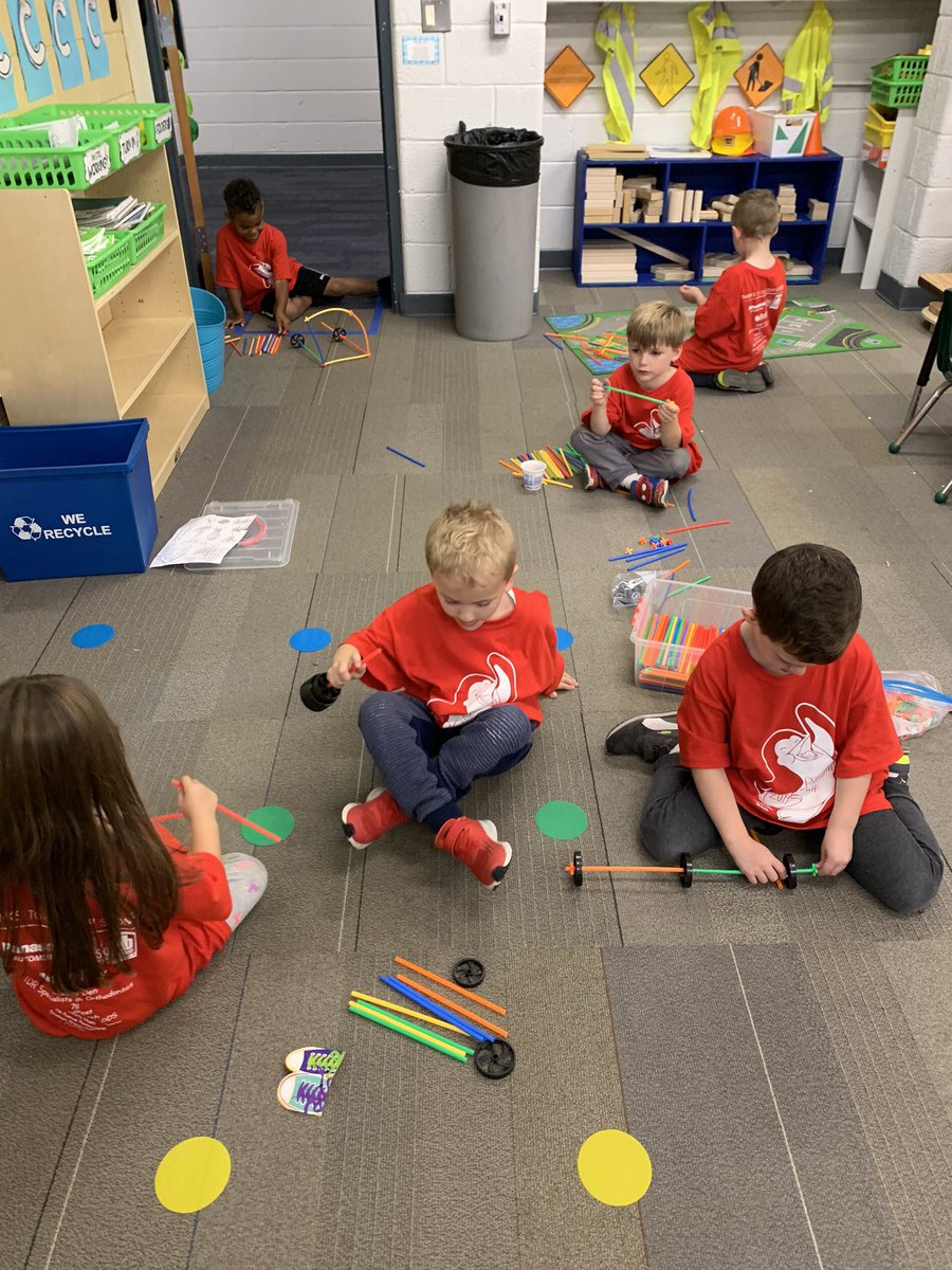 MsRottner's tweet photo. Fun Run and some post-fun building with Strawbees. These are such a hit every year https://t.co/asMKCEaYaW