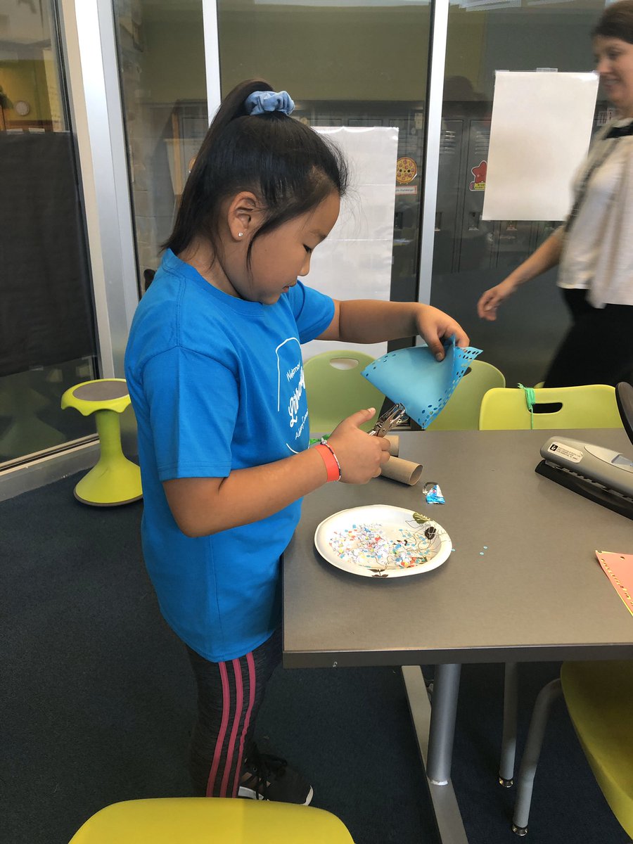 Westmoorlibrary's tweet image. Today would not have gone half as smoothly without these peeps: our #libraryadvisorycommittee. From creating introductions for @macbarnett to distributing signed books to designing our very first LAC tshirts - these Ss worked hard to prep for this big day. #innovate28 #grateful