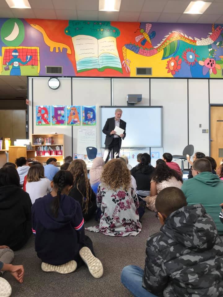 NorthmountEPSB's tweet photo. Thank-you to Chris Nielsen for taking time to read to our students and for encouraging them to think critically as they prepare to participate in Student Vote 2019. #Northmountleads https://t.co/UuZ1woFNip